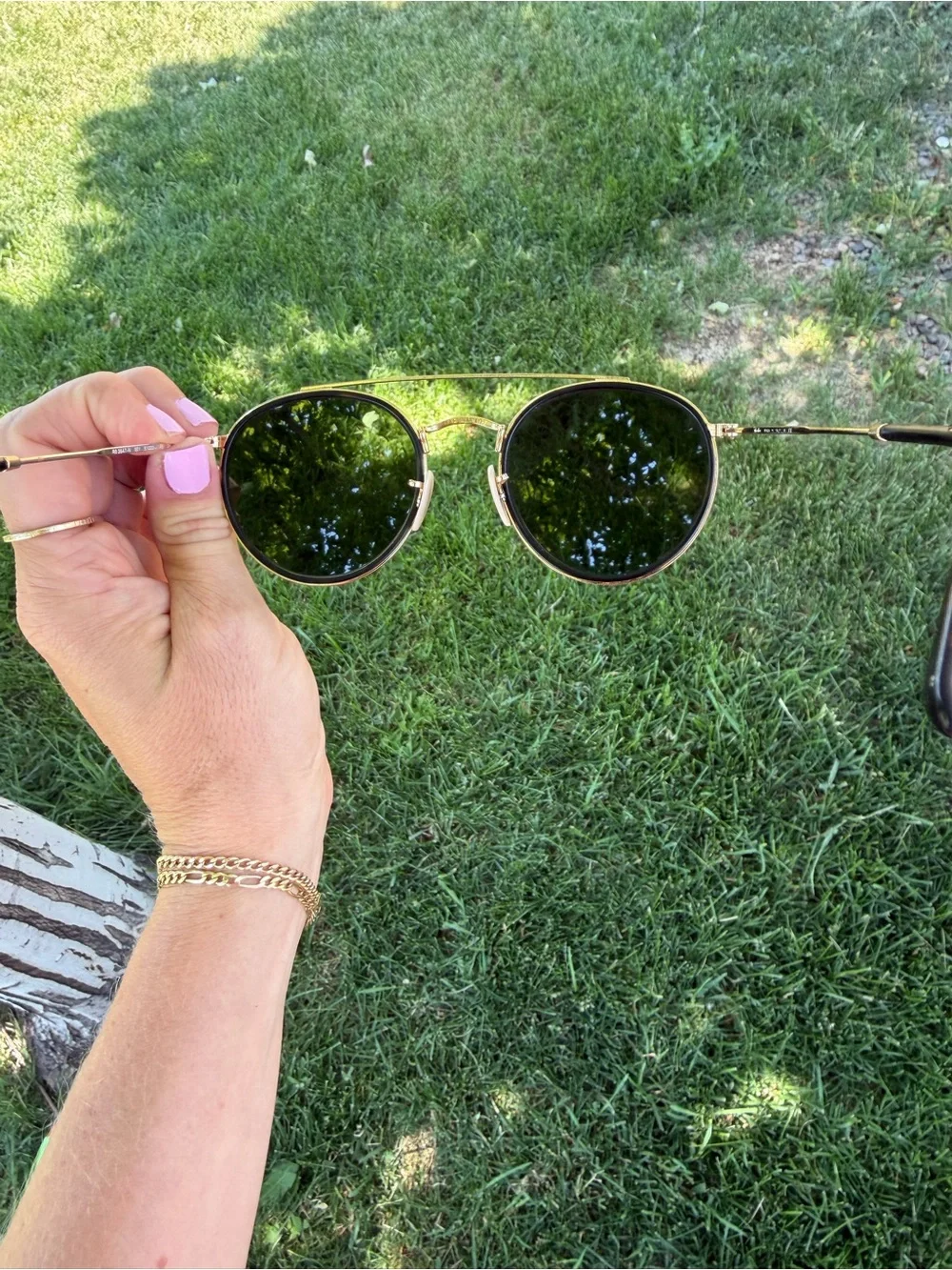 Ray-Ban Gold Frame Sunglasses with Dark Green Lenses - Picture 4 of 5